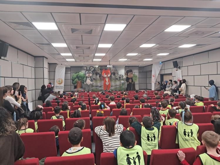 Okul öncesi öğrencileri ‘Akıllı Tavşan Momo’ müzikaline katıldı
