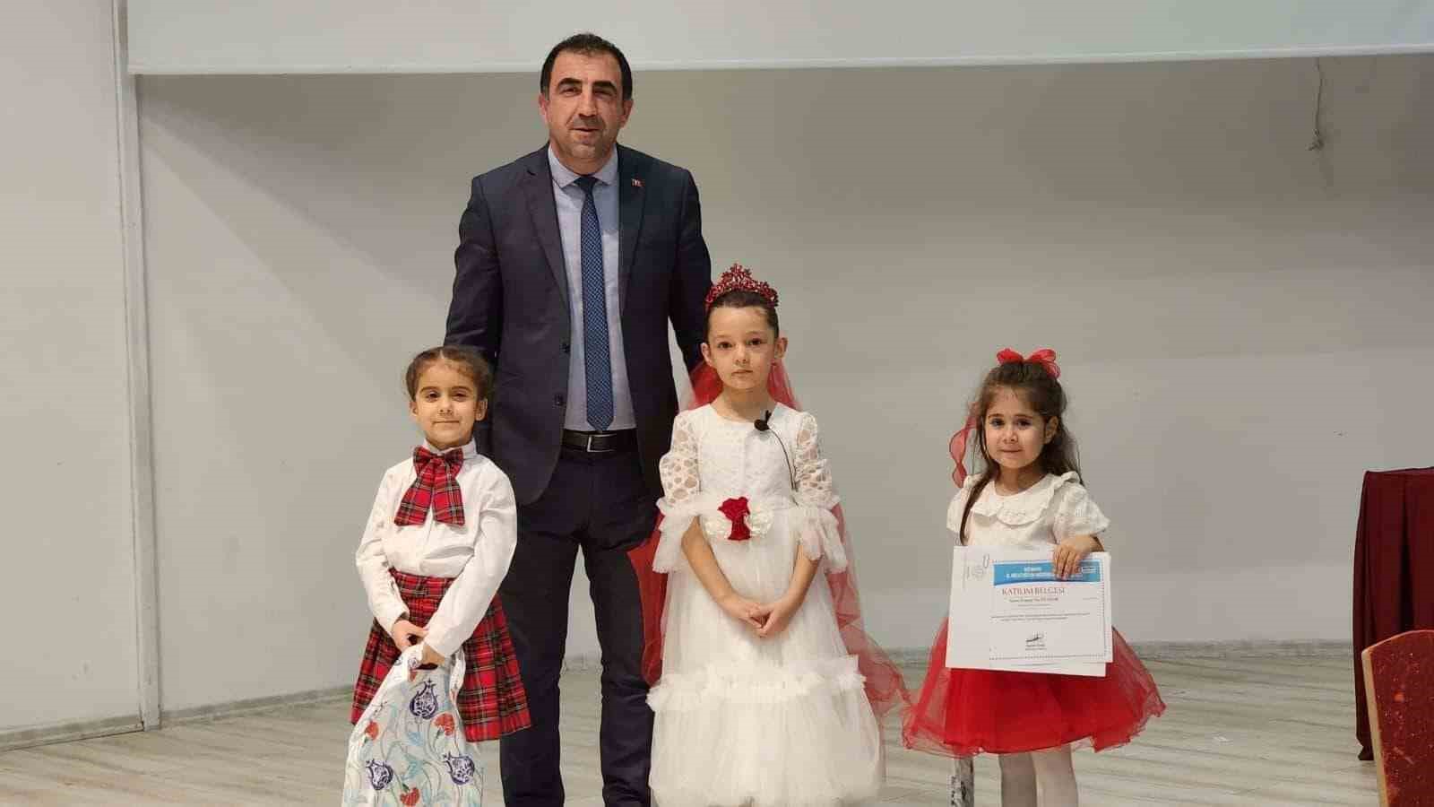 Okul öncesi öğrencileri İstiklâl Marşı’nı ezbere okudu
