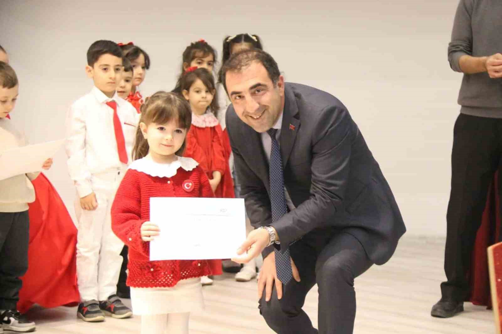 Okul öncesi öğrencileri İstiklâl Marşı’nı ezbere okudu

