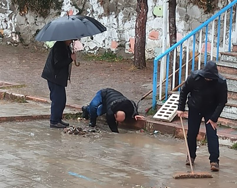 Okul personelinden örnek davranış

