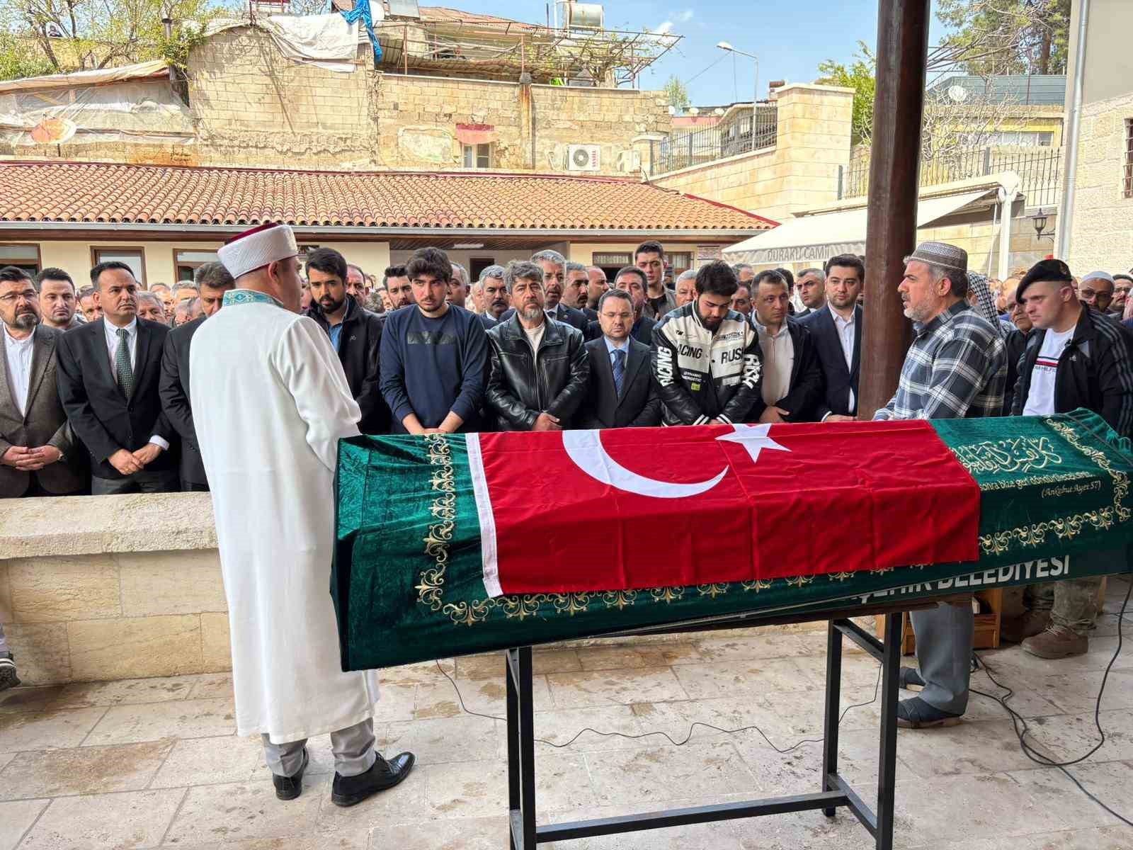 Okul saldırısında hayatını kaybeden Şuranur son yolculuğuna uğurlandı
