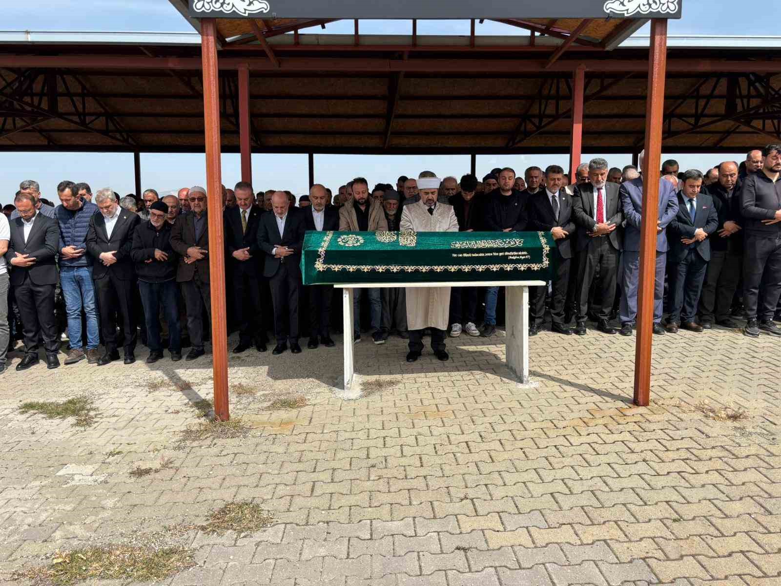 Okul saldırısında hayatını kaybeden Yusuf Tarık son yolculuğuna uğurlandı
