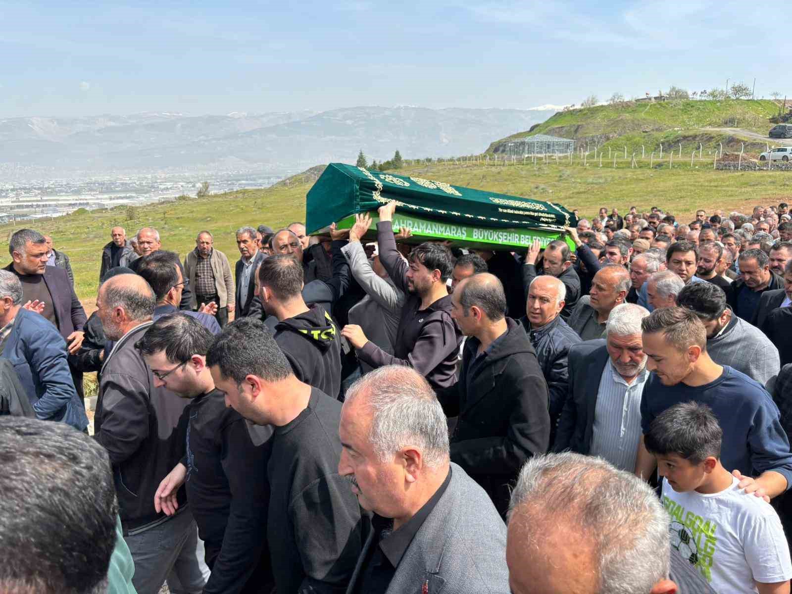 Okul saldırısında hayatını kaybeden Yusuf Tarık son yolculuğuna uğurlandı
