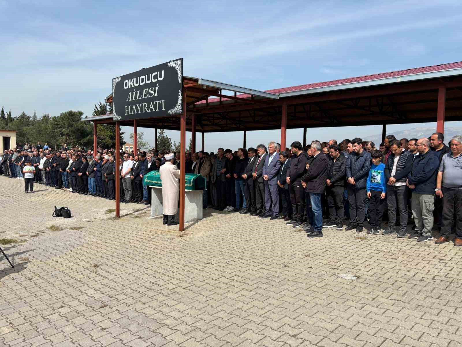 Okul saldırısında hayatını kaybeden Yusuf Tarık son yolculuğuna uğurlandı
