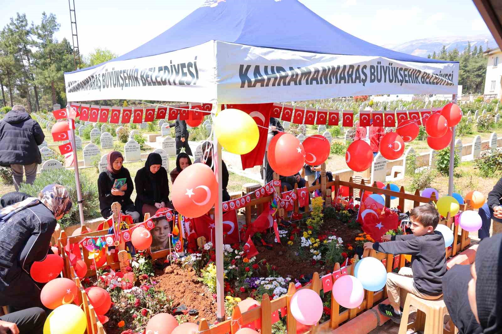 Okul saldırısında hayatını kaybeden Zeynep’in babasından hüzünlü 23 Nisan ziyareti
