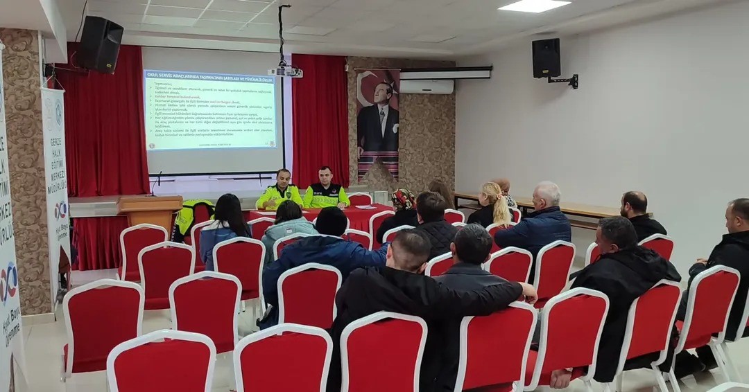 Okul servisi şoför ve rehber personeline trafik eğitimi
