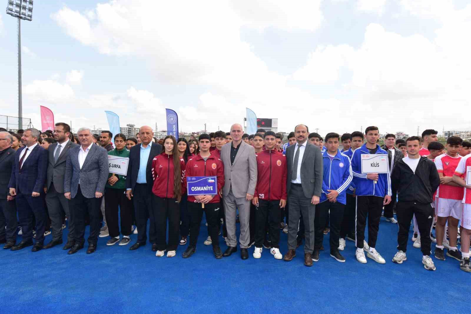 Okul sporları hokey grup müsabakaları Osmaniye’de başladı
Okul sporları hokey grup müsabakaları Osmaniye’de başladı