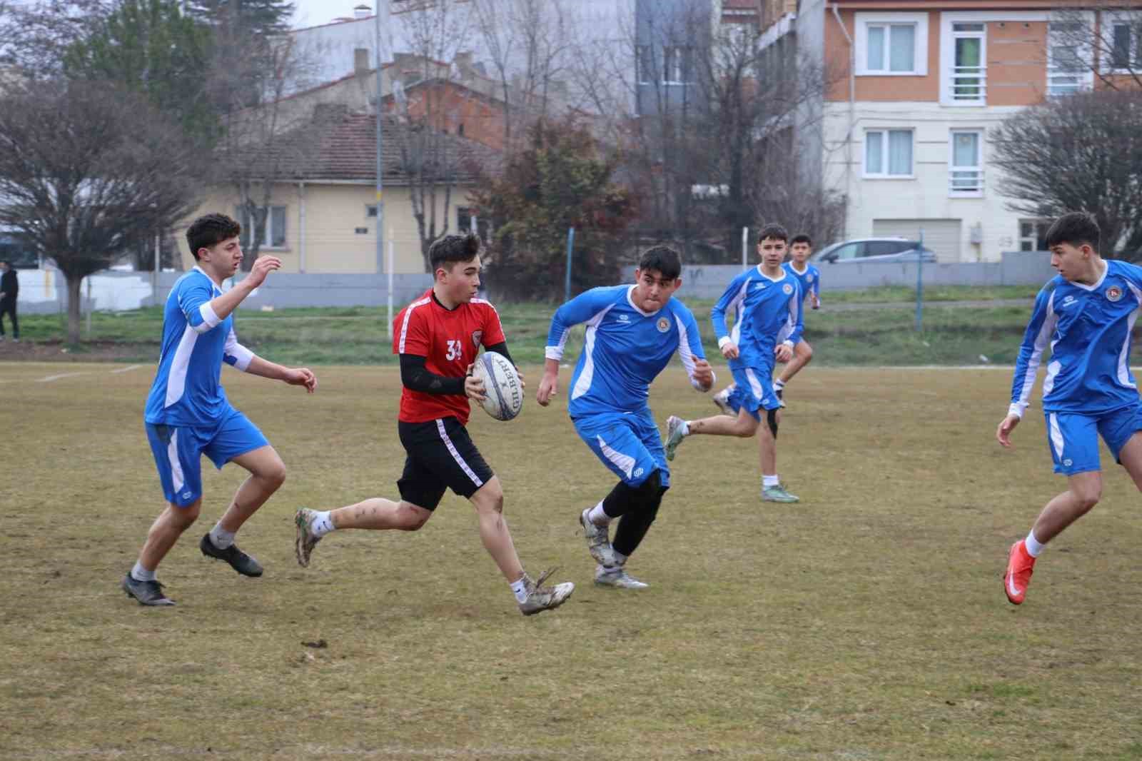 Okul sporları ragbi il birinciliği müsabakaları heyecanla devam ediyor
