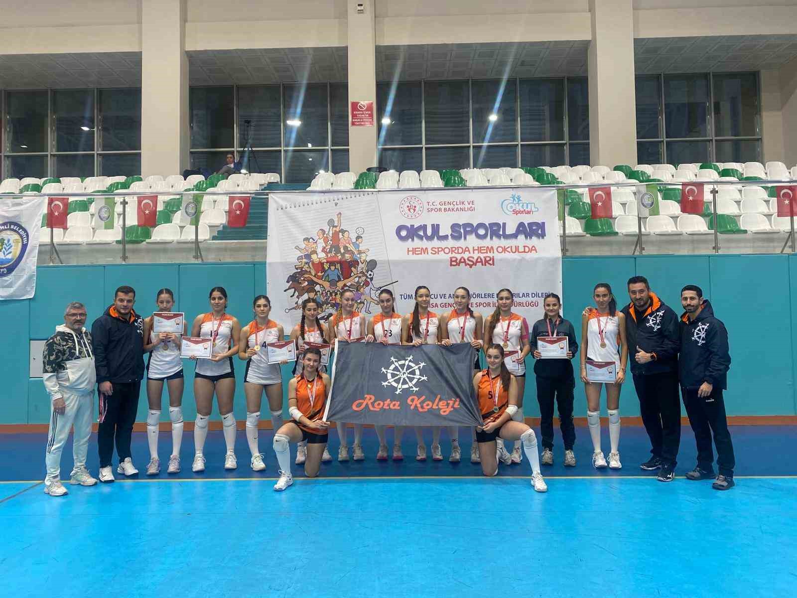 Okul Sporları Voleybol Gençler (A) Grup Müsabakaları Manisa’da tamamlandı
Okul Sporları Voleybol Gençler (A) Grup Müsabakaları Manisa’da tamamlandı