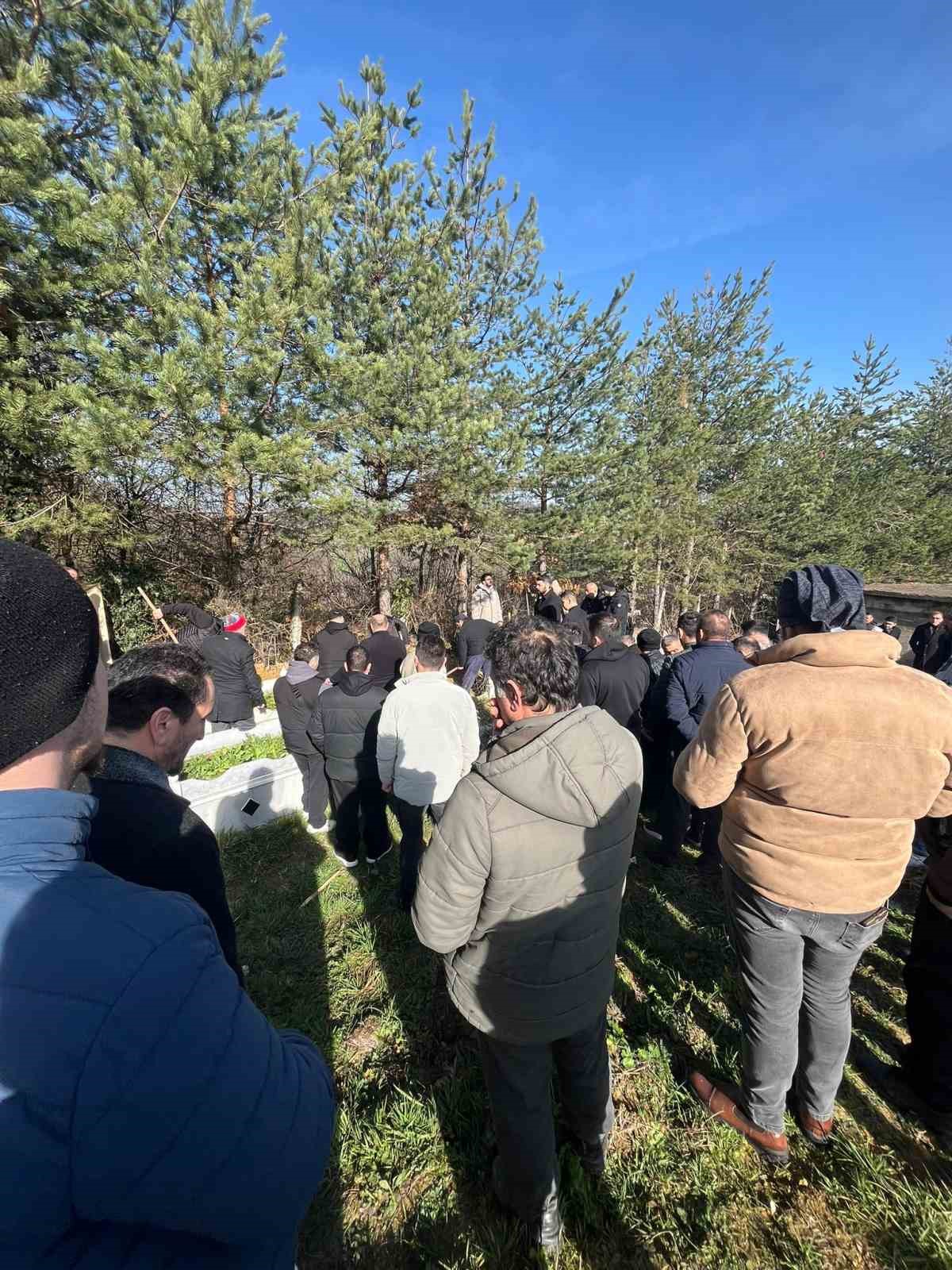 Okul yolunda ölen 5 yaşındaki Güneş toprağa verildi
