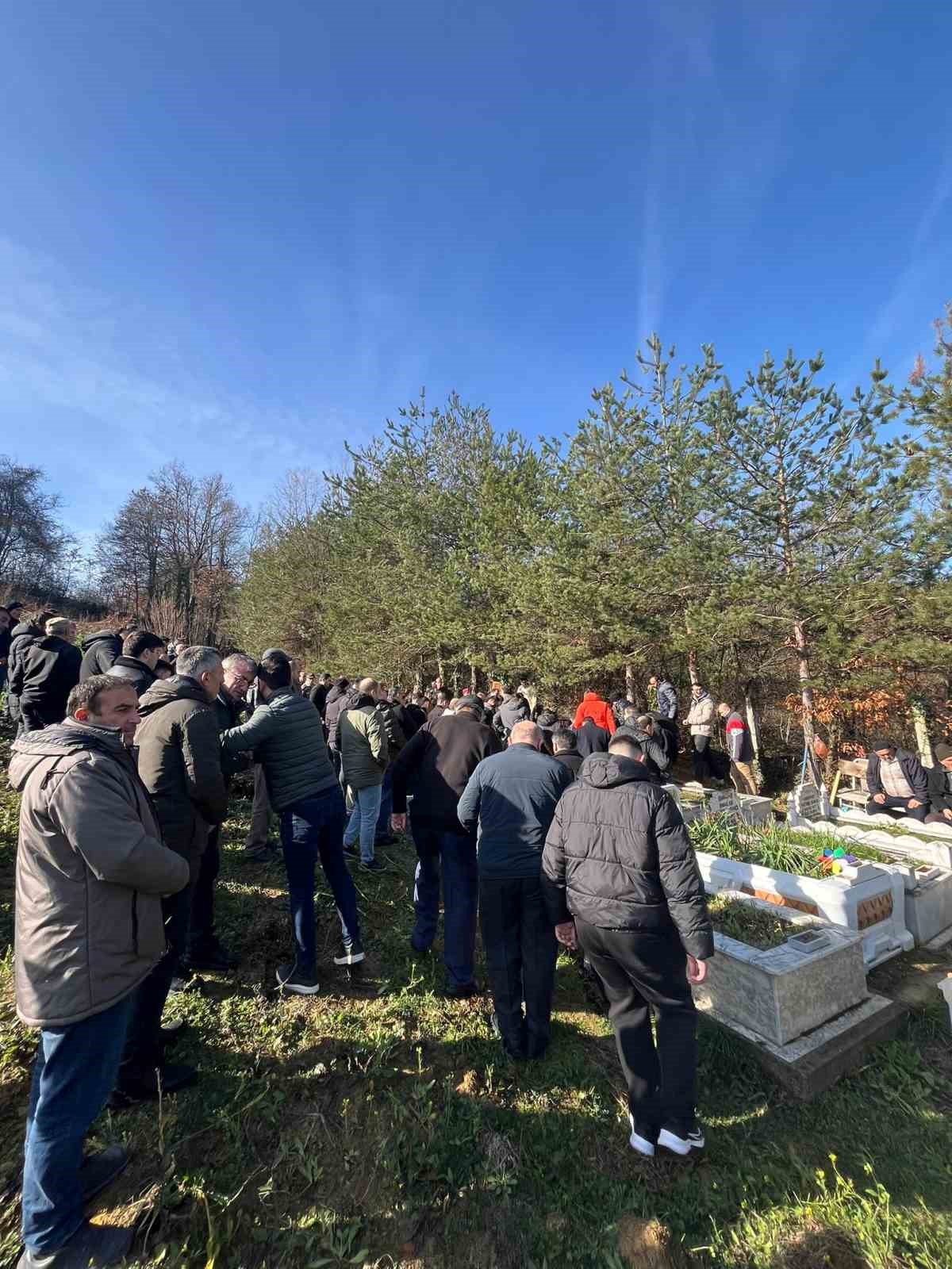 Okul yolunda ölen 5 yaşındaki Güneş toprağa verildi
