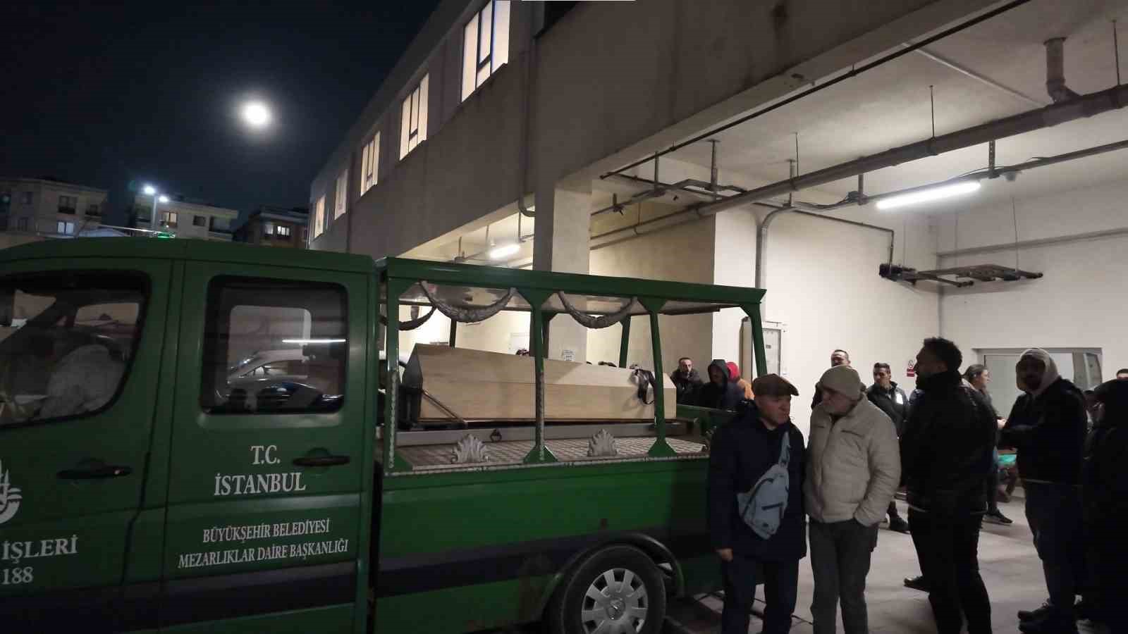 Okuldaki saldırıda hayatını kaybeden Fatmanur öğretmenin cenazesi adli tıpa gönderildi
