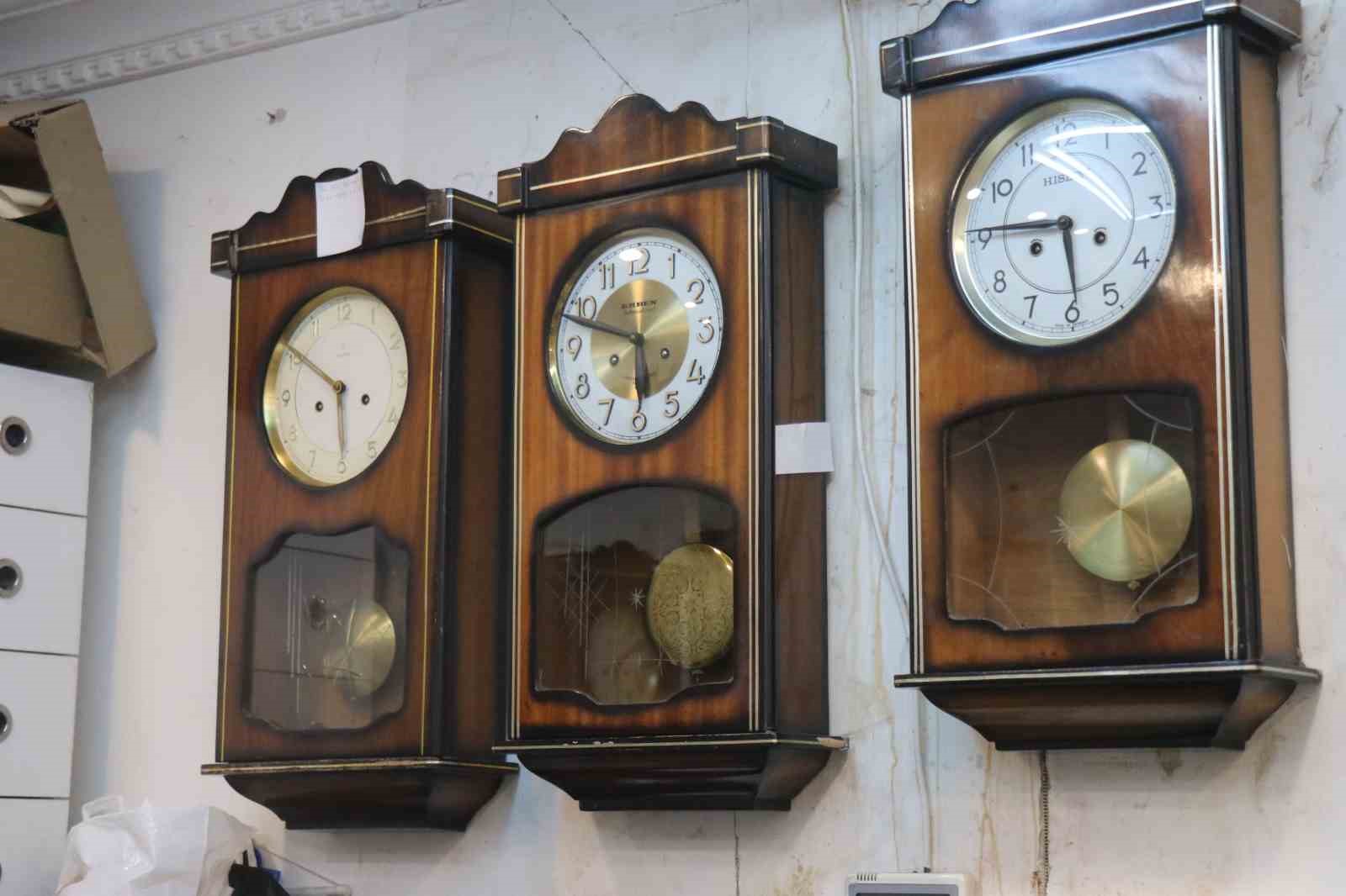 Okuldan vazgeçti, ömrünü akrep ve yelkovana adadı
