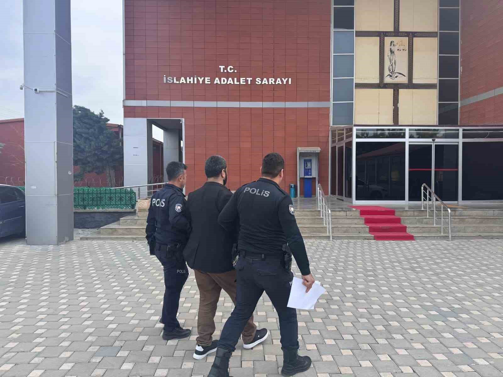 "Okullar değil yargı makamları hedef alınmalı" diyen şahıs tutuklandı
