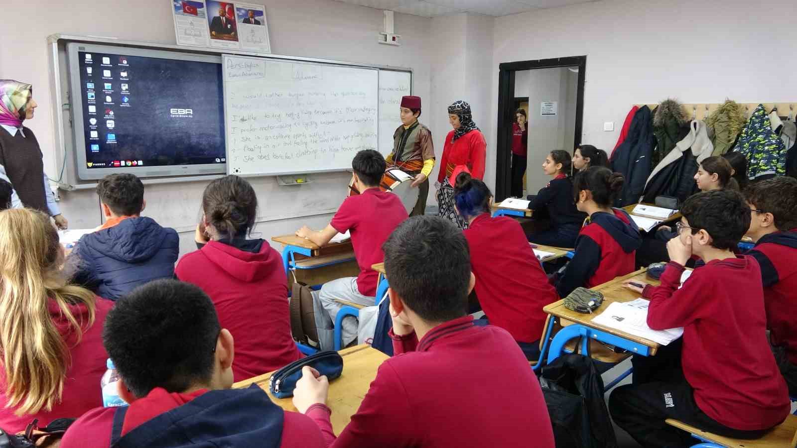 Okullar ramazanın manevi havasına göre süslendi
