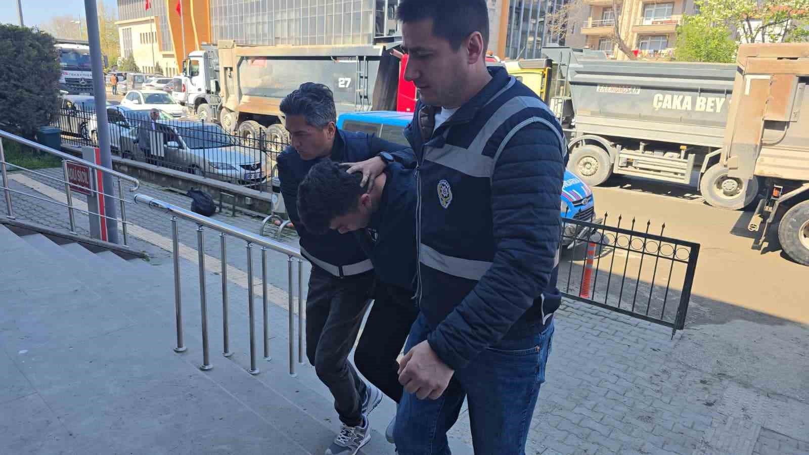 Okullarda eylem yapacağı iddiasıyla gözaltına alınan şüpheli adliyeye sevk edildi
