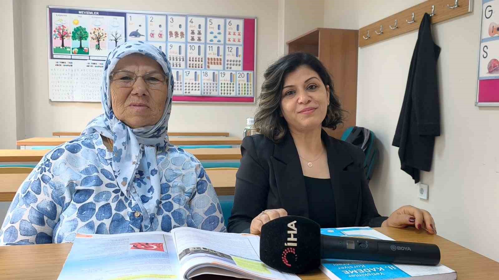 Okuma aşkı yarım kalmadı 66 yaşında okuryazar oldu
Okuma aşkı yarım kalmadı 66 yaşında okuryazar oldu