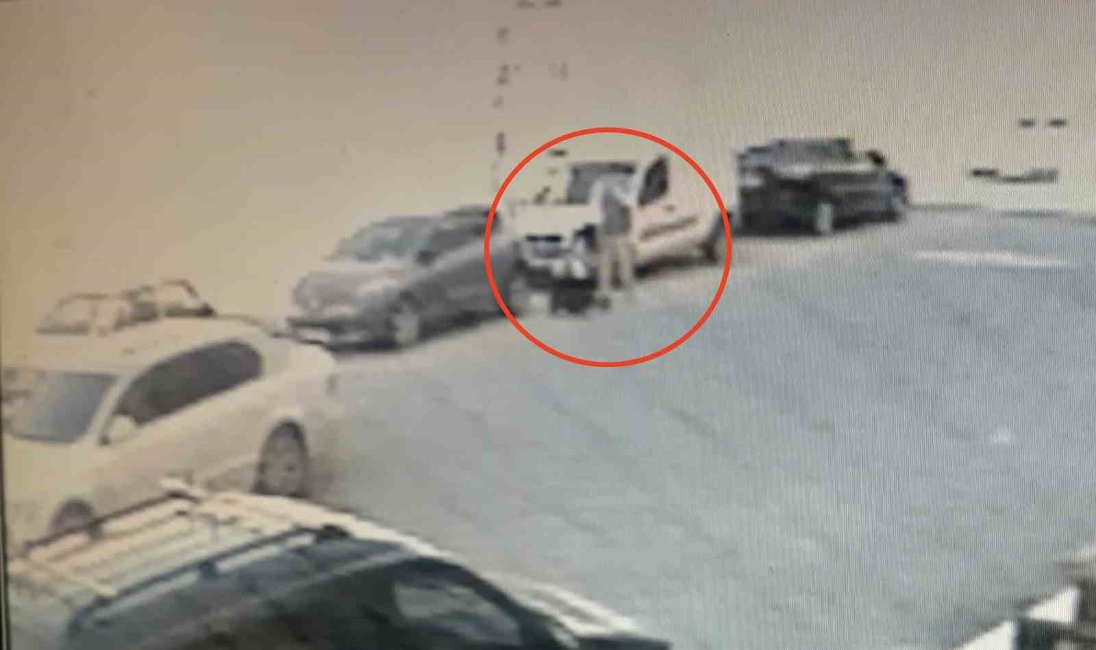 Öldürdüğü hamile eşinin cesediyle 10 gün aynı evde yaşayan koca: "Tek hatırladığım 8 gün boyunca eşimin cesediyle uyumuşum"
Öldürdüğü hamile eşinin cesediyle 10 gün aynı evde yaşayan koca: "Tek hatırladığım 8 gün boyunca eşimin cesediyle uyumuşum"