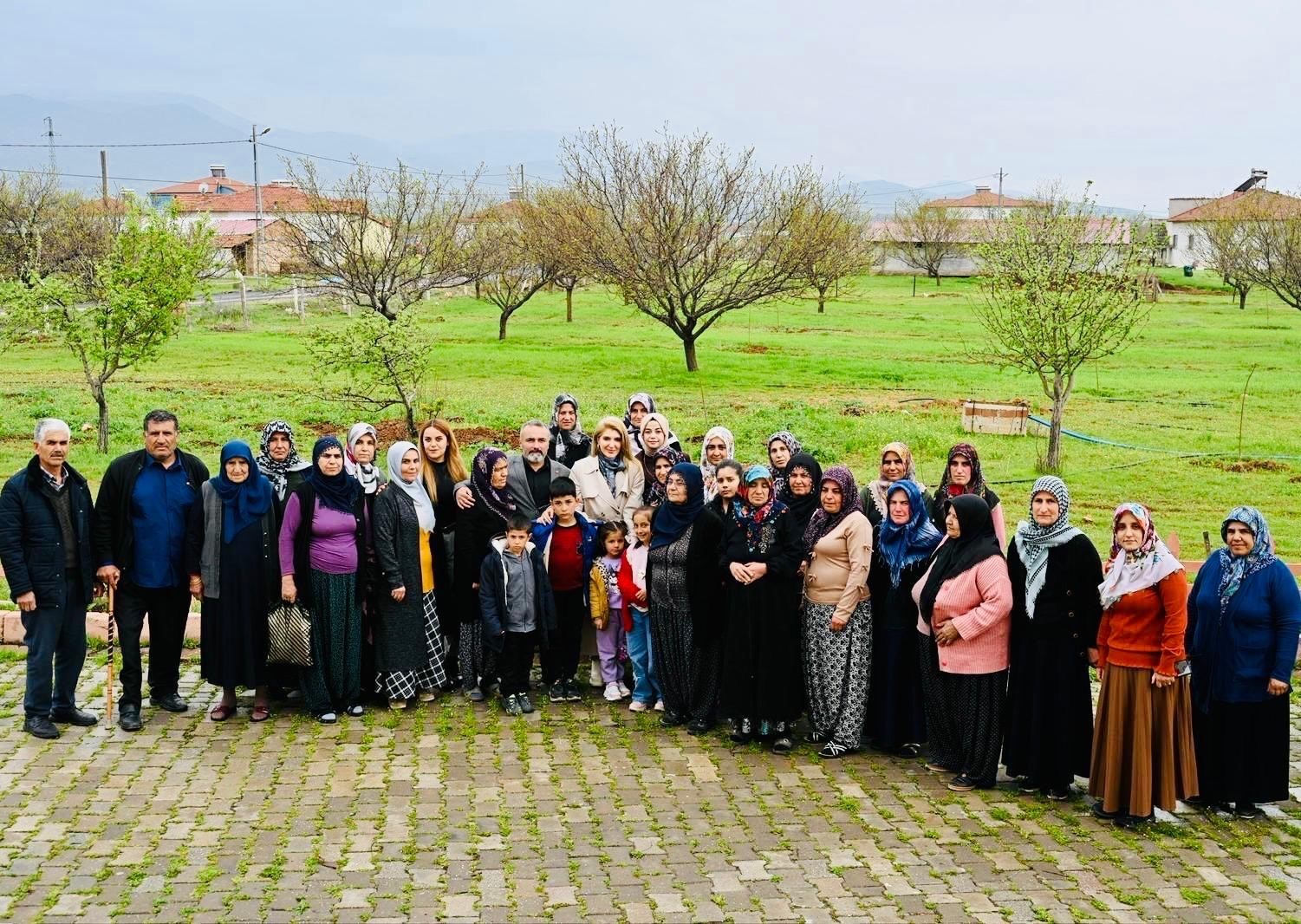 Ölmeztoprak’tan mahalle mahalle temas
