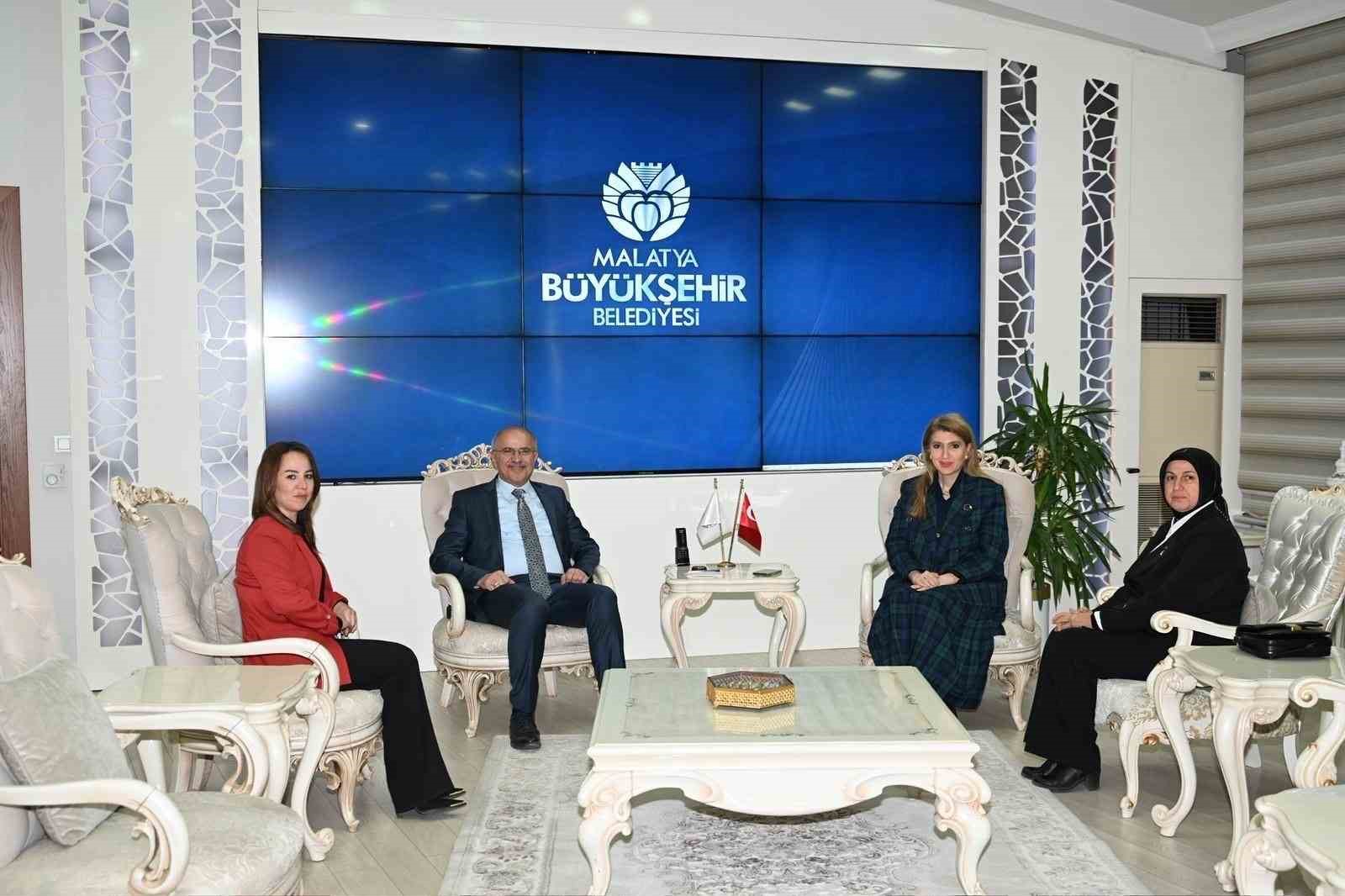 Ölmeztoprak’tan ortak akıl ve istişare vurgusu
Ölmeztoprak’tan ortak akıl ve istişare vurgusu