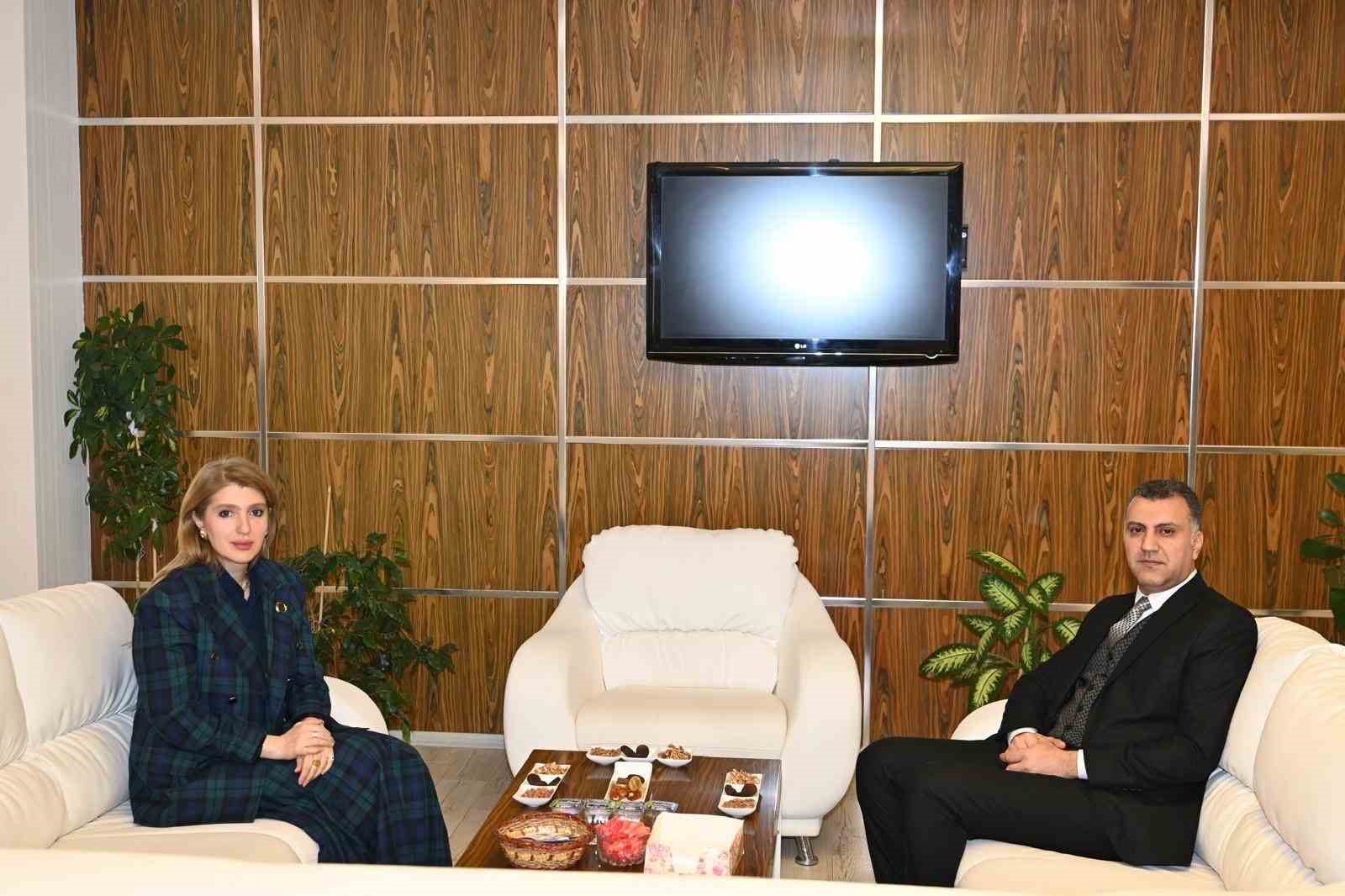 Ölmeztoprak’tan ortak akıl ve istişare vurgusu
Ölmeztoprak’tan ortak akıl ve istişare vurgusu