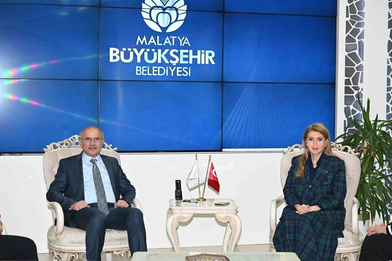 Ölmeztoprak’tan ortak akıl ve istişare vurgusu
Ölmeztoprak’tan ortak akıl ve istişare vurgusu