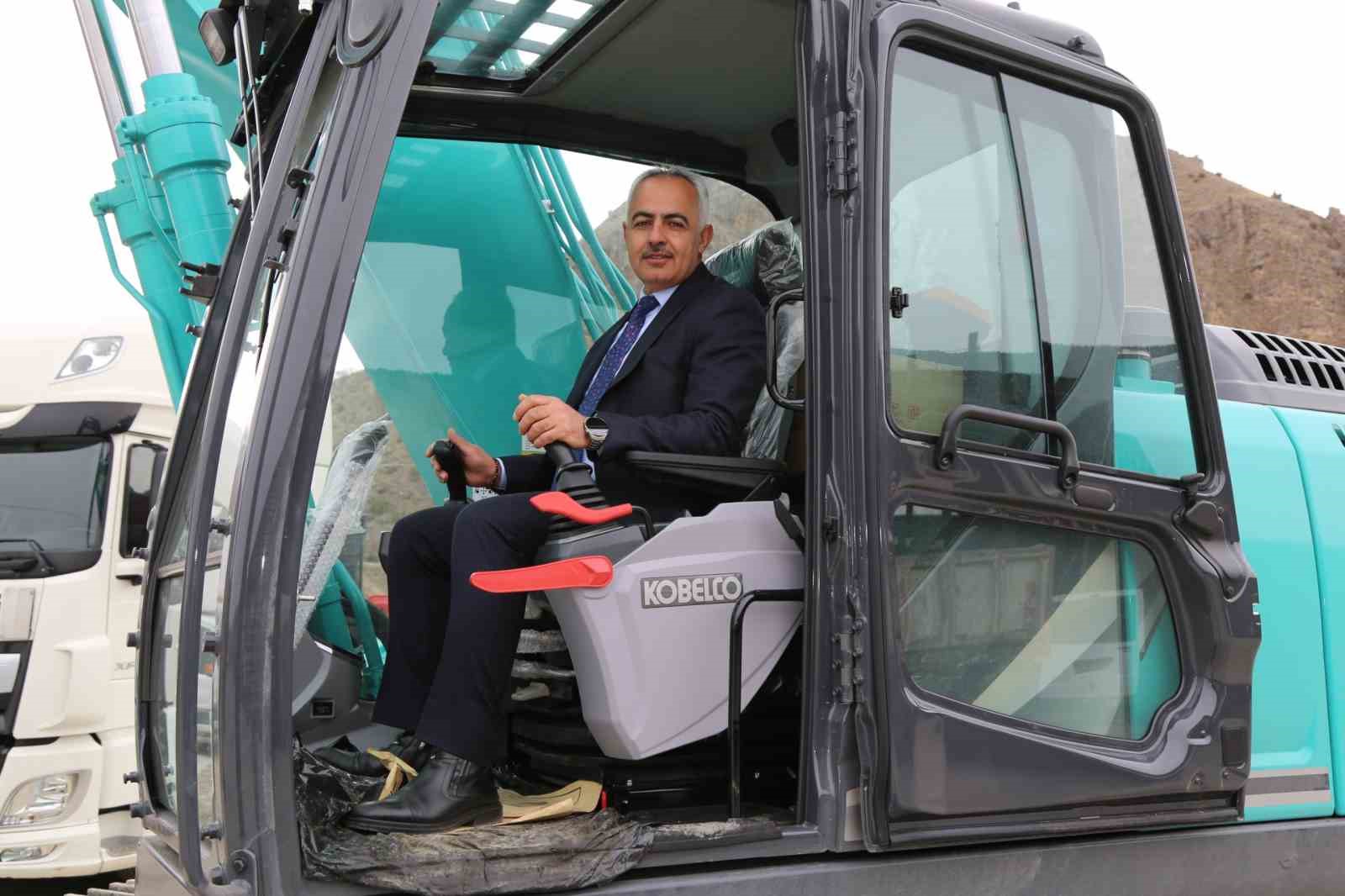 Oltu Belediyesi araç filosunu güçlendirdi
