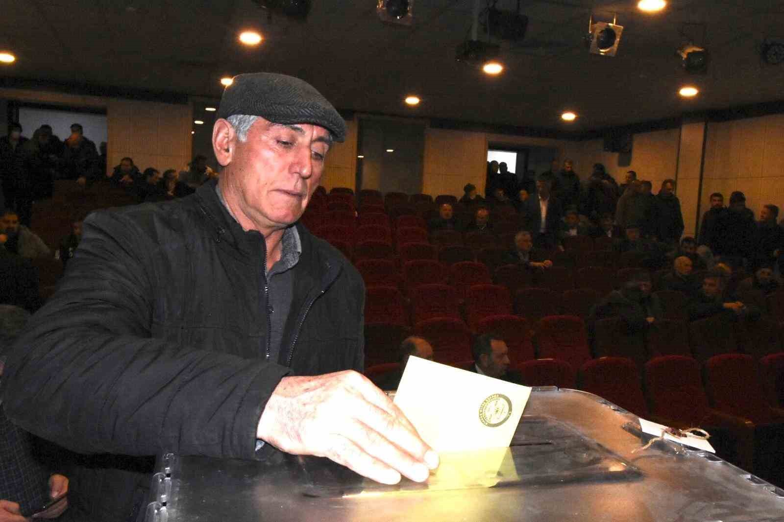 Oltu Şoförler ve Otomobilciler Odası’nda seçim heyecanı
