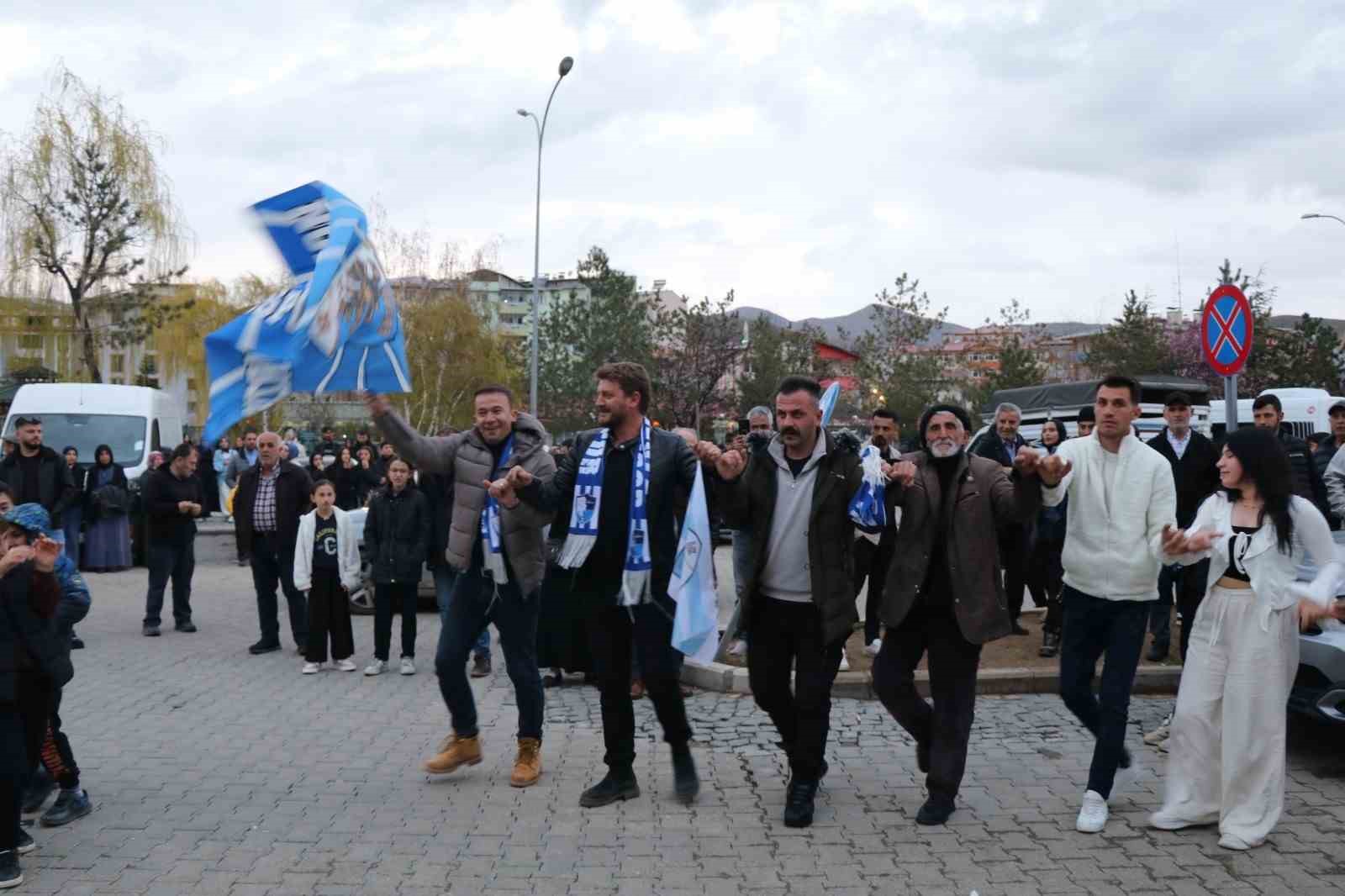 Oltu’da Erzurumspor’un şampiyonluk coşkusu
