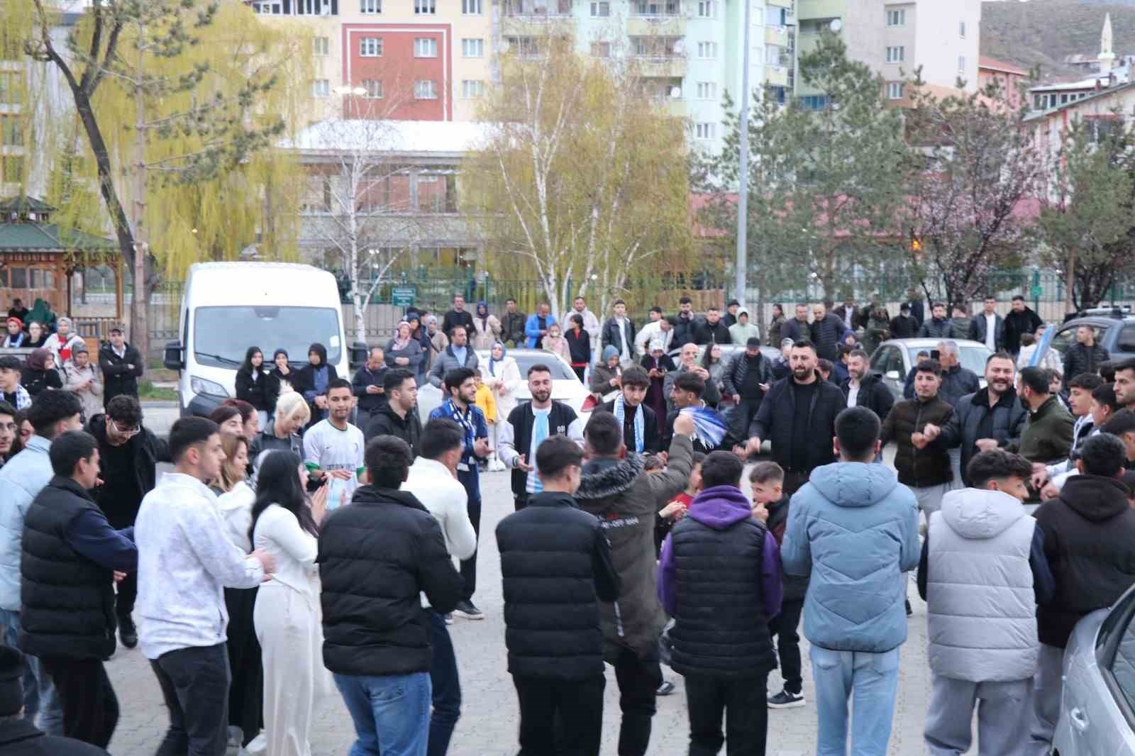 Oltu’da Erzurumspor’un şampiyonluk coşkusu
