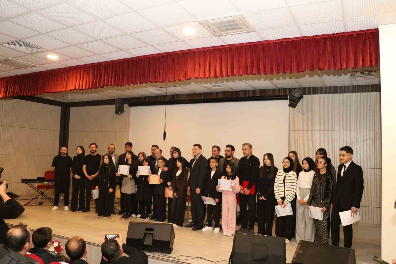 Oltu’da genç sesler ter döktü
Oltu’da genç sesler ter döktü