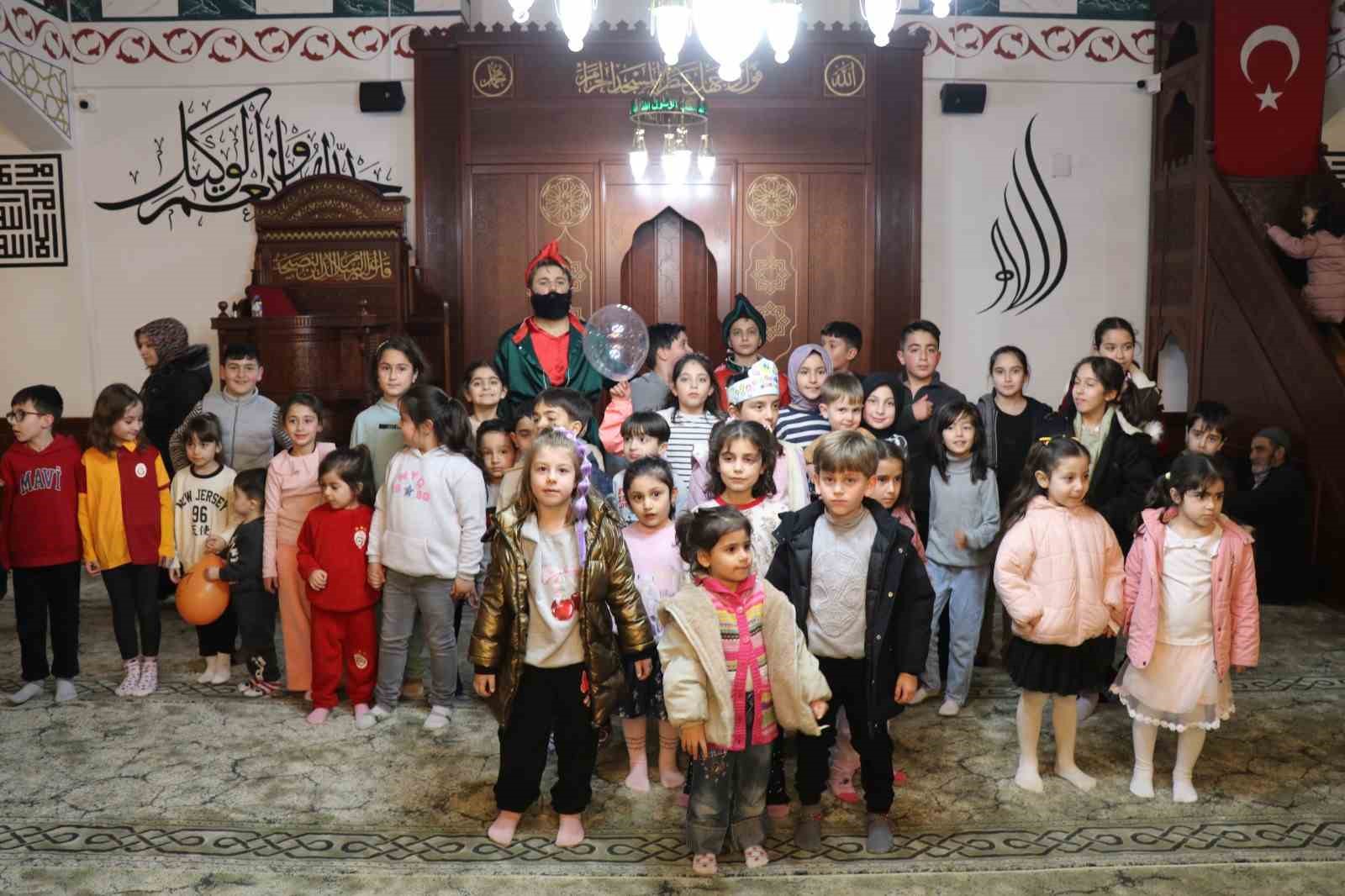 Oltu’da miniklere "Hoş Geldin Ramazan" programı
Oltu’da miniklere "Hoş Geldin Ramazan" programı