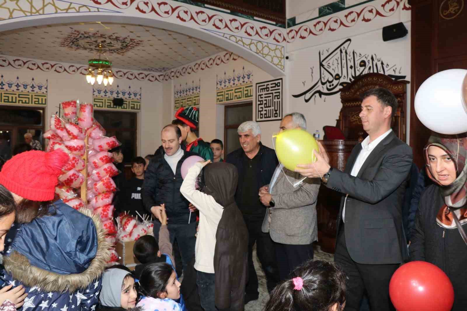 Oltu’da miniklere "Hoş Geldin Ramazan" programı
Oltu’da miniklere "Hoş Geldin Ramazan" programı