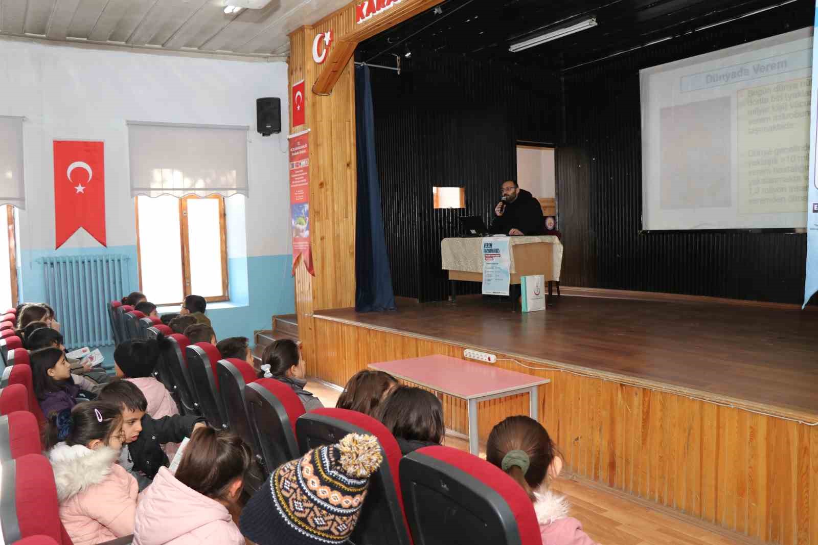 Oltu’da öğrencilere verem bilgilendirmesi
