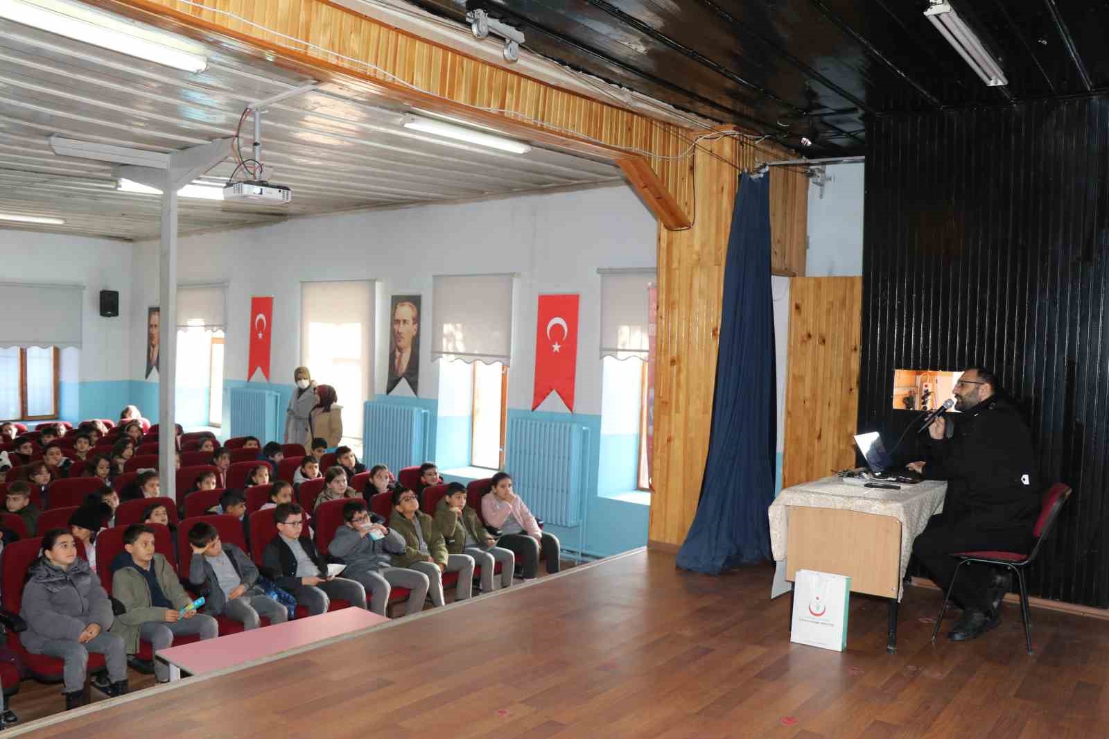 Oltu’da öğrencilere verem bilgilendirmesi
