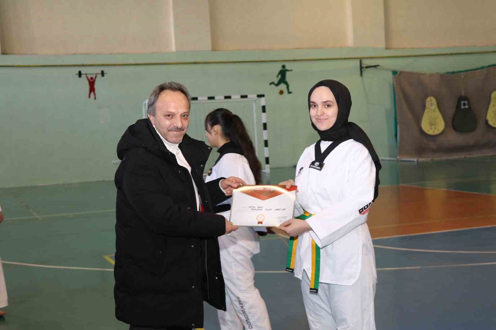 Oltu’da taekwondo kuşak sınavı heyecanı
