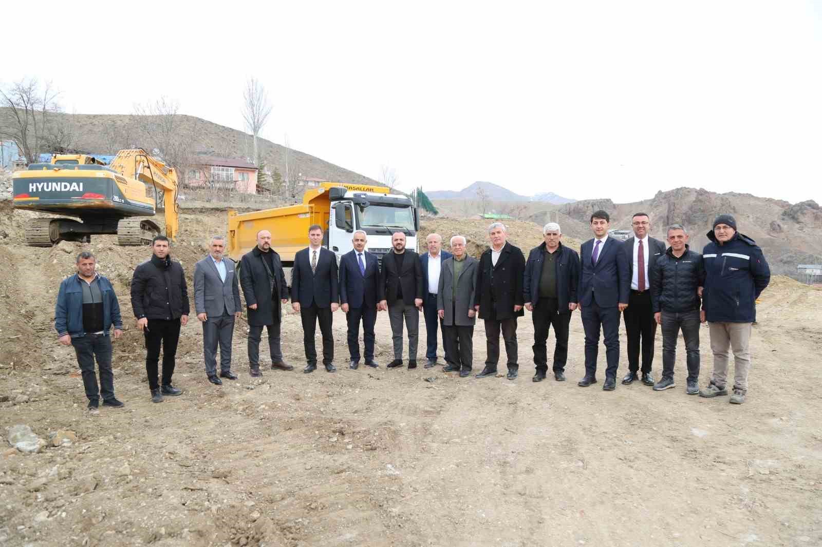 Oltu’da yeni öğretmenevinin temelleri açılıyor
