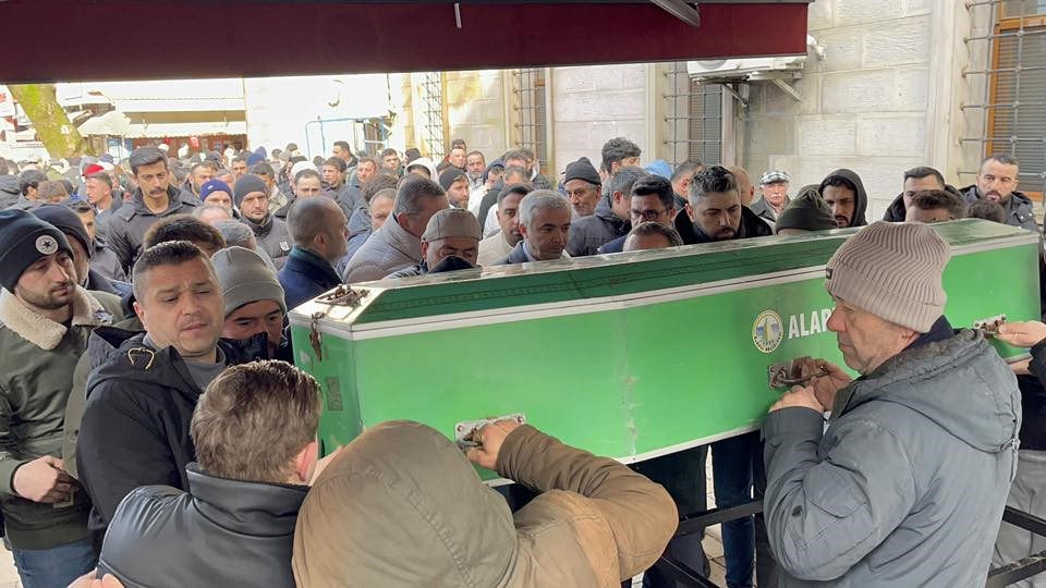 Ölü bulunan adliye çalışanı defnedildi
