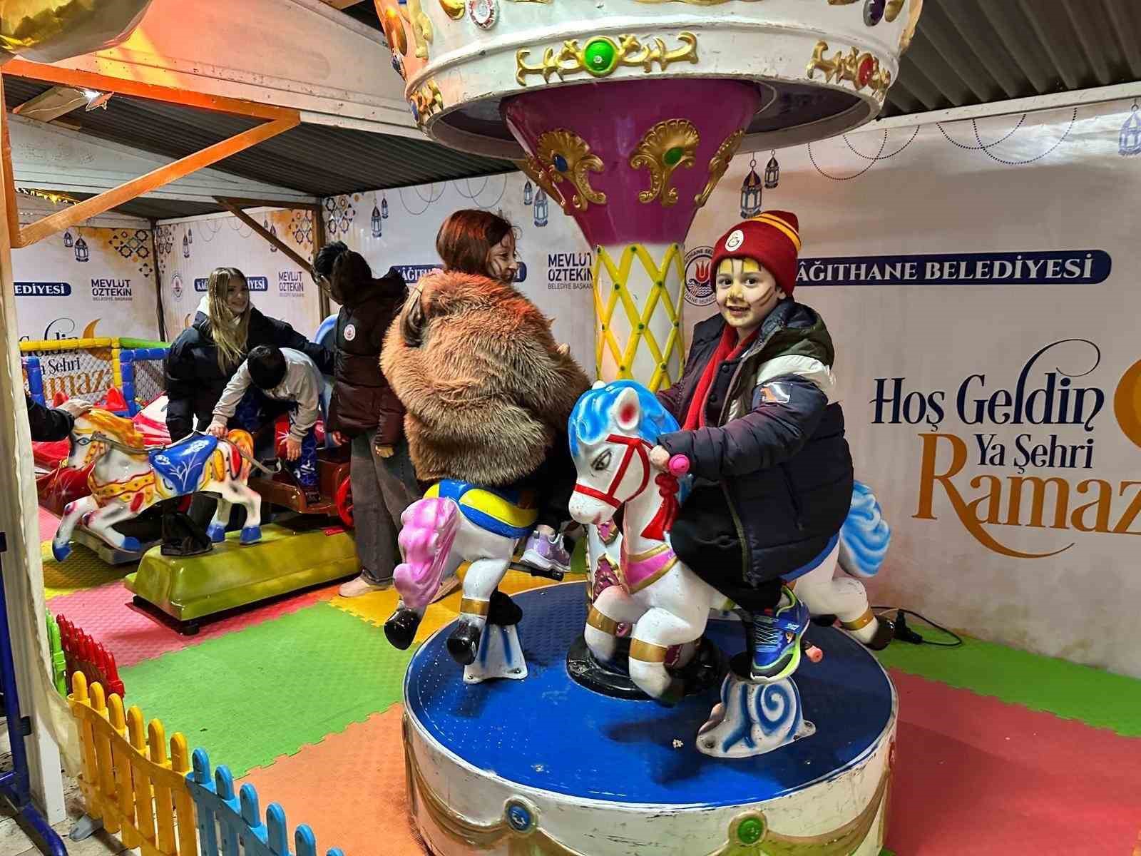 Ömer Karaoğlu ve Serdar Tuncer Kağıthane’de Ramazan coşkusuna ortak oldu
