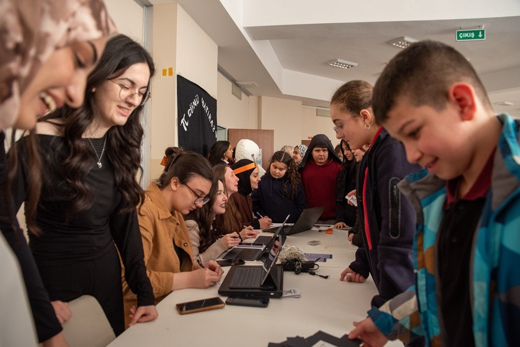 OMÜ’de 14 Mart Dünya Pi Günü kutlandı
