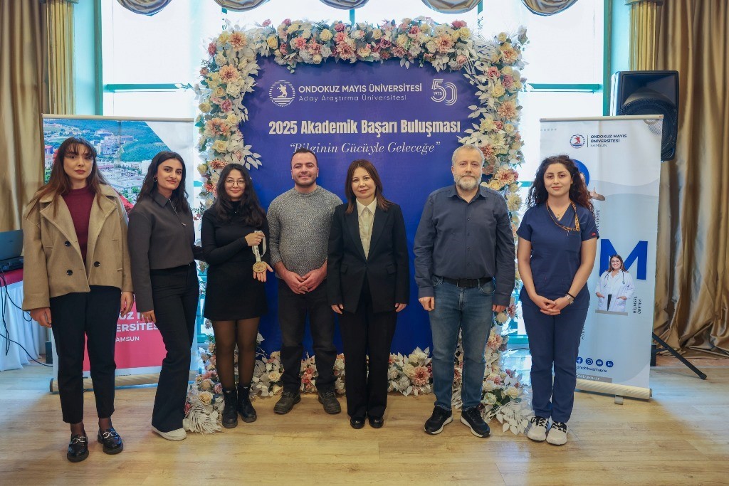 OMÜ’de 2025 yılının öne çıkan akademik başarıları ödüllendirildi
OMÜ’de 2025 yılının öne çıkan akademik başarıları ödüllendirildi