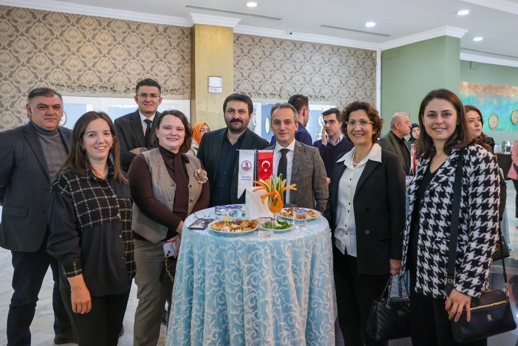 OMÜ’de 2025 yılının öne çıkan akademik başarıları ödüllendirildi
OMÜ’de 2025 yılının öne çıkan akademik başarıları ödüllendirildi