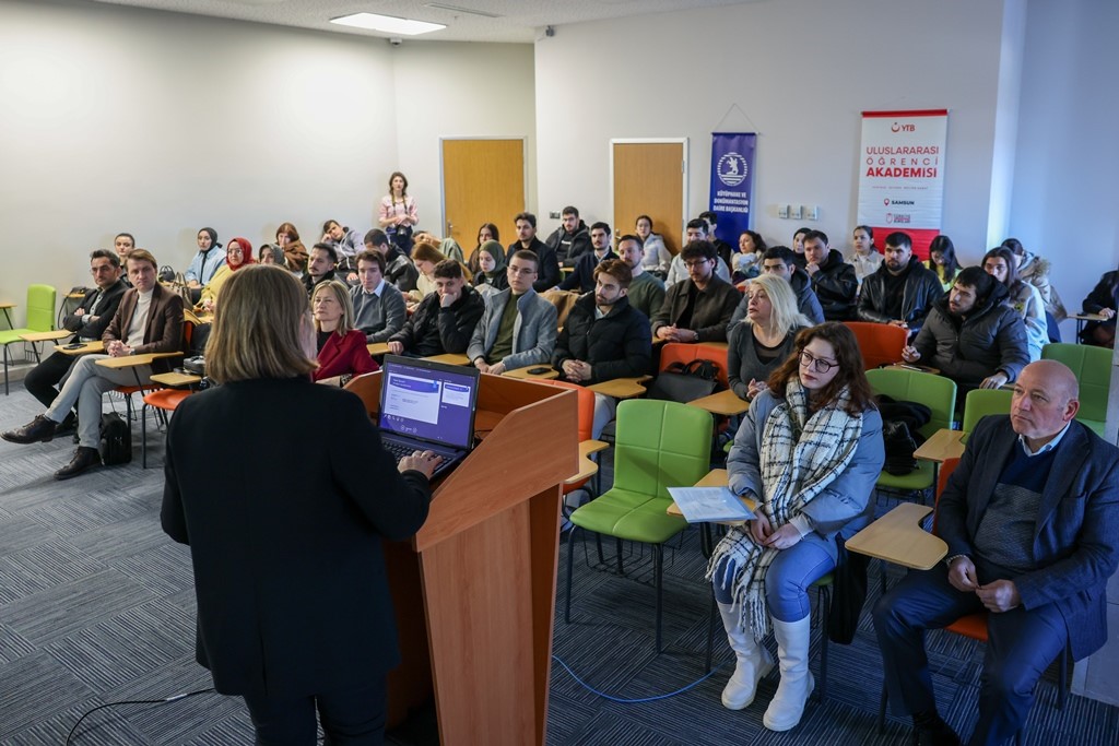 OMÜ’de "Cumhuriyet ve Kadınların Siyasal Temsili" söyleşisi
