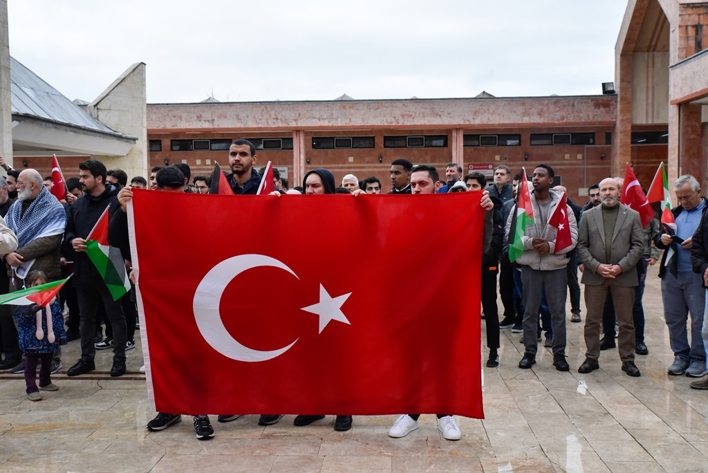 OMÜ’de Filistin’e destek programı
OMÜ’de Filistin’e destek programı