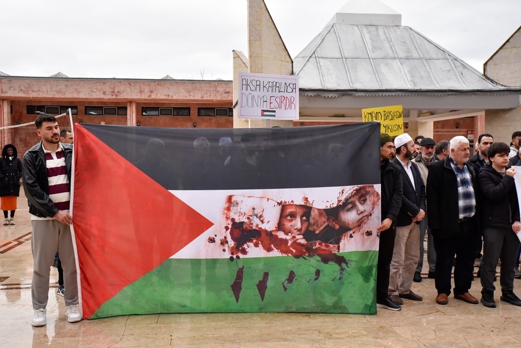 OMÜ’de Filistin’e destek programı
OMÜ’de Filistin’e destek programı