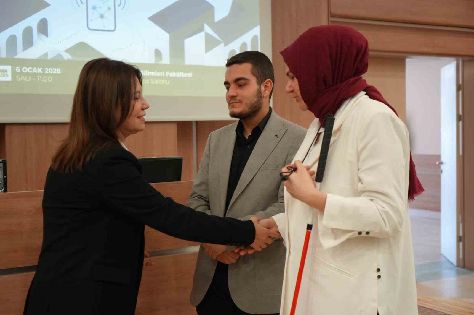 OMÜ’de görme engelliler için yapay zekâ destekli asistan devrede
OMÜ’de görme engelliler için yapay zekâ destekli asistan devrede