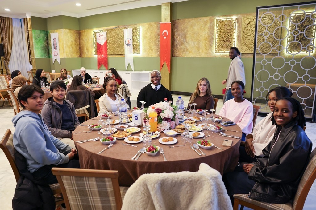 OMÜ’de Ramazan sofrasında kültürler buluştu
