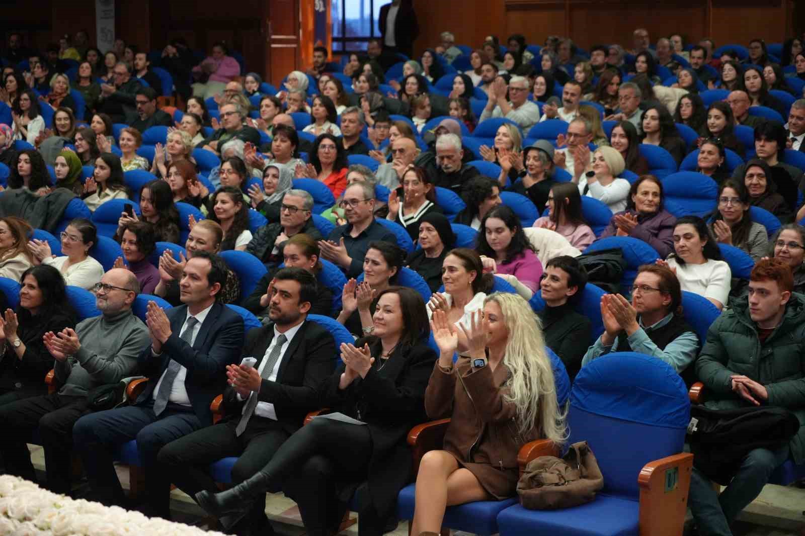 OMÜKAM Kadınlar Korosu’ndan "Miras" konseri
OMÜKAM Kadınlar Korosu’ndan "Miras" konseri