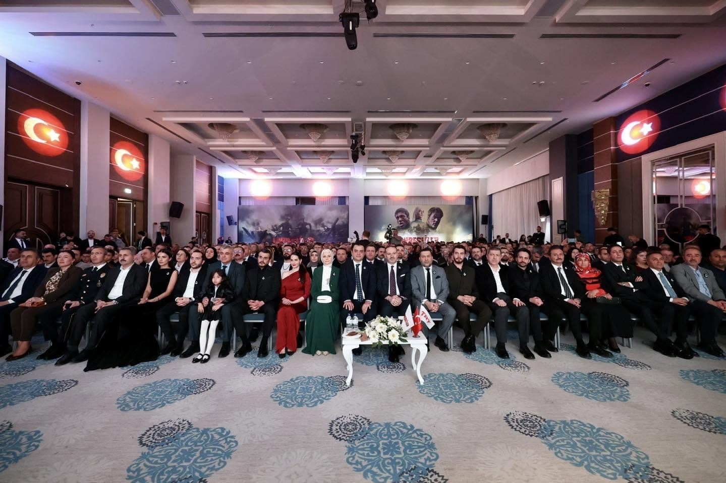 Onbeşliler dizisinin galası Tokat’ta yapıldı
Onbeşliler dizisinin galası Tokat’ta yapıldı