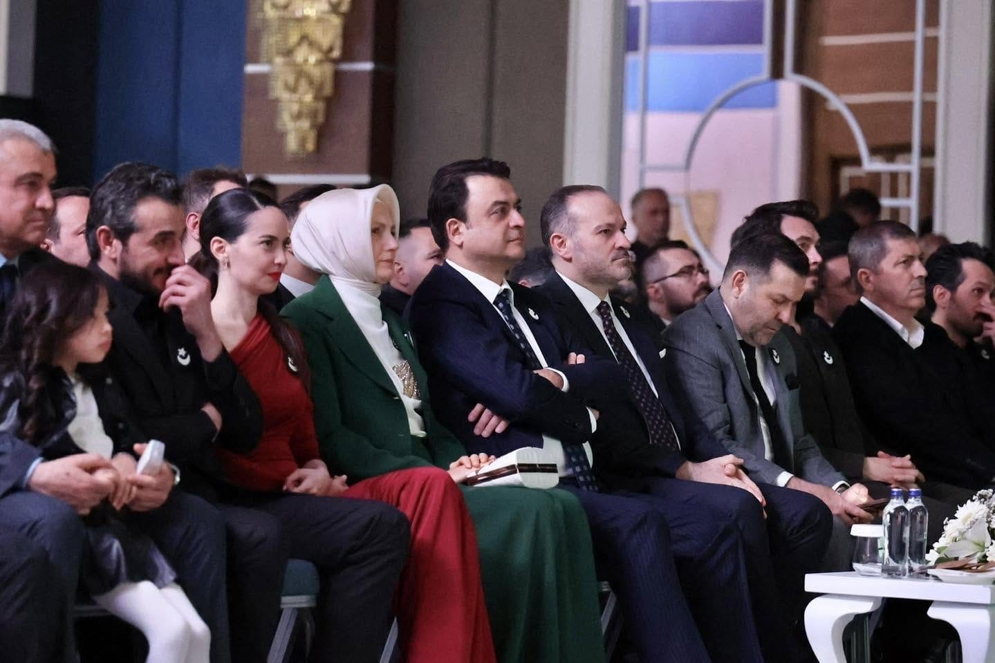 Onbeşliler dizisinin galası Tokat’ta yapıldı
Onbeşliler dizisinin galası Tokat’ta yapıldı